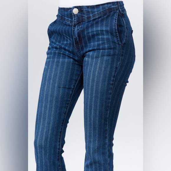 Uniq By Litz Striped Pattern Flared Denim - Picture 4 of 16